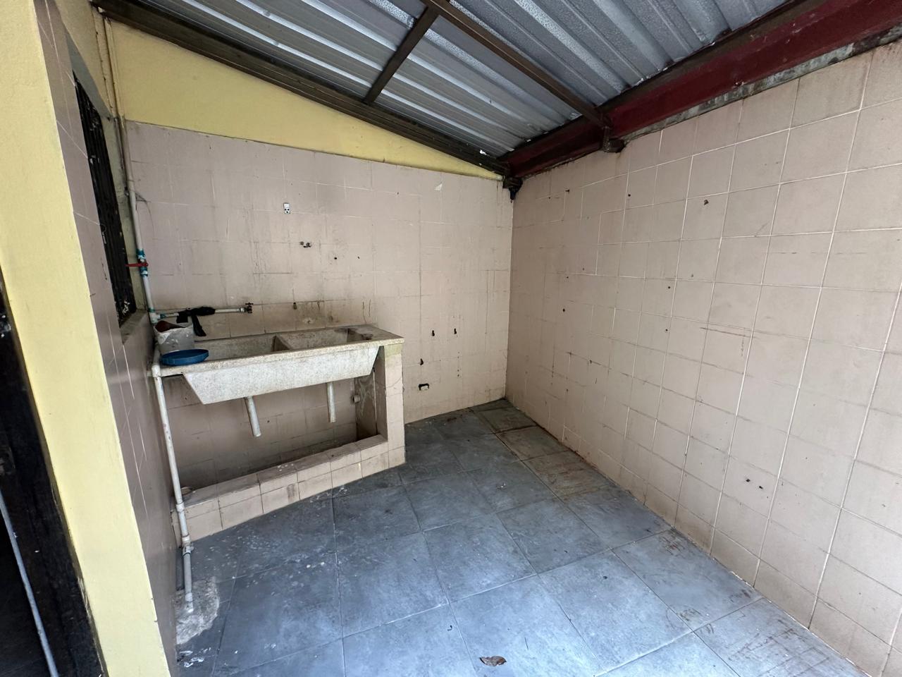 Vendo Casa de 3 niveles en La Castellana 4 HABS. 350 Mts.2 de OPORTUNI Foto 7312627-12.jpg