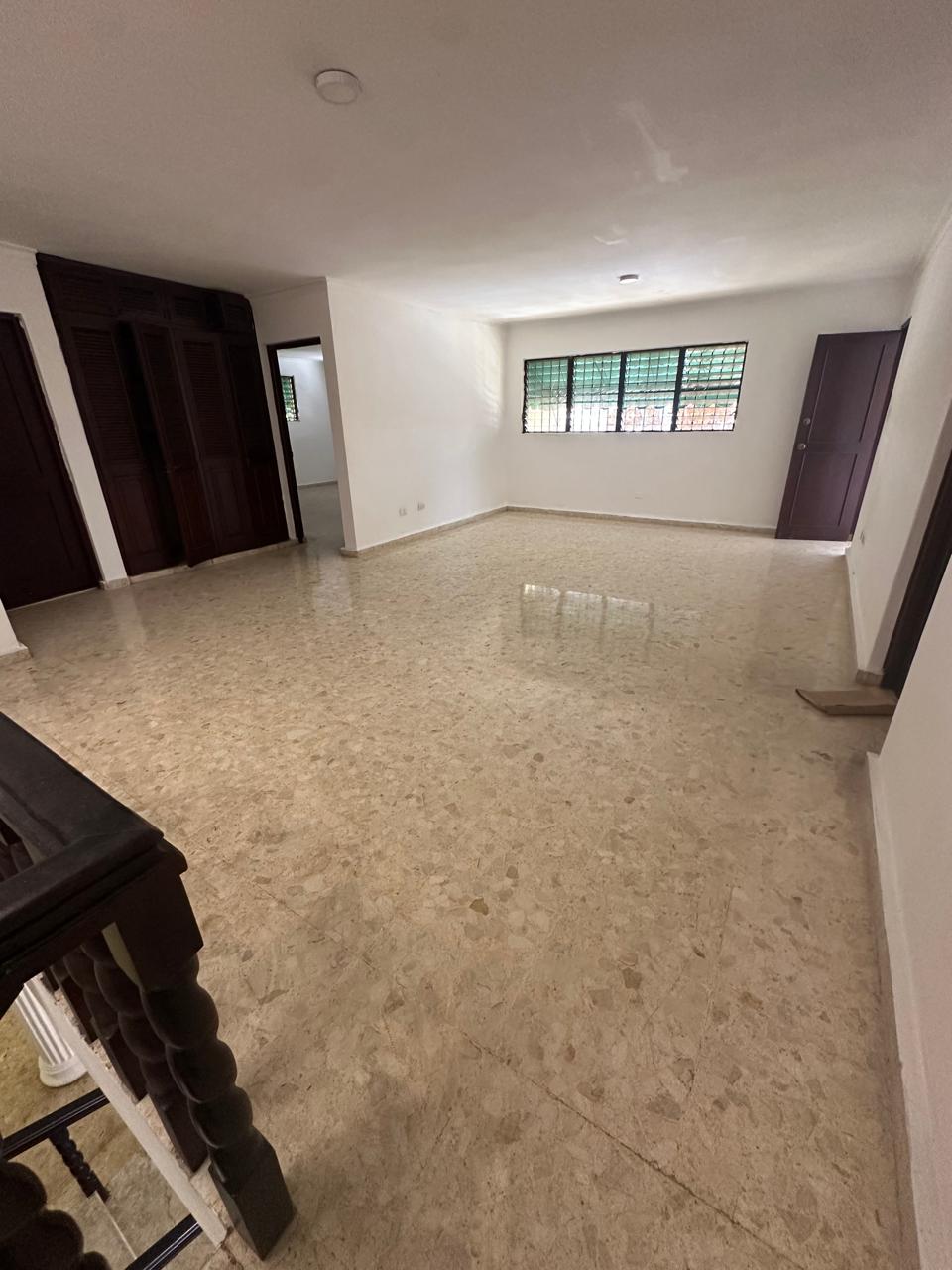 Vendo Casa de 3 niveles en La Castellana 4 HABS. 350 Mts.2 de OPORTUNI Foto 7312627-15.jpg