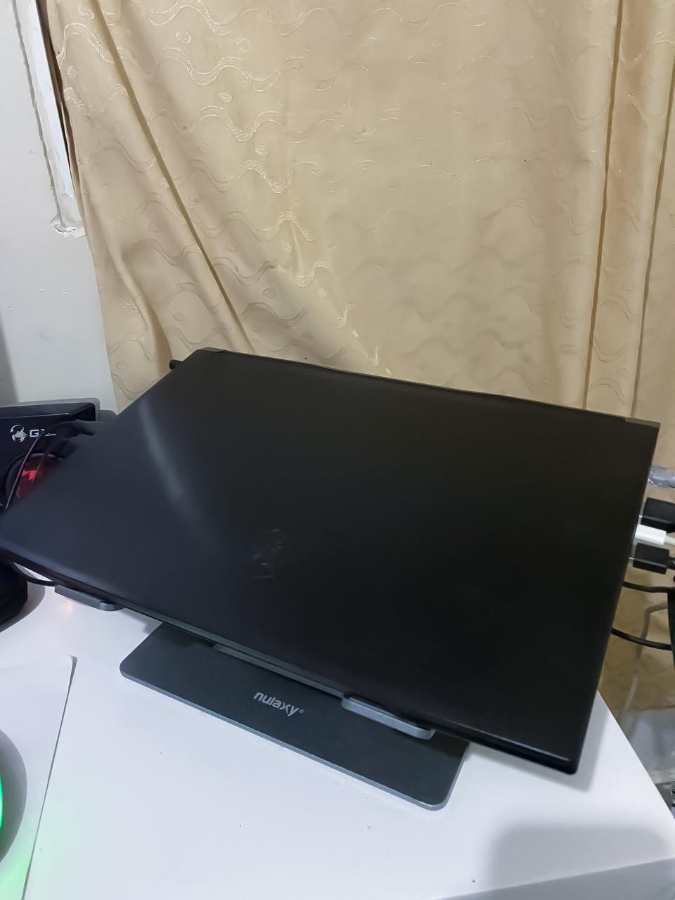 Laptop Gaming MSI Katana GF76 17 i7 11VA Foto 7312632-4.jpg