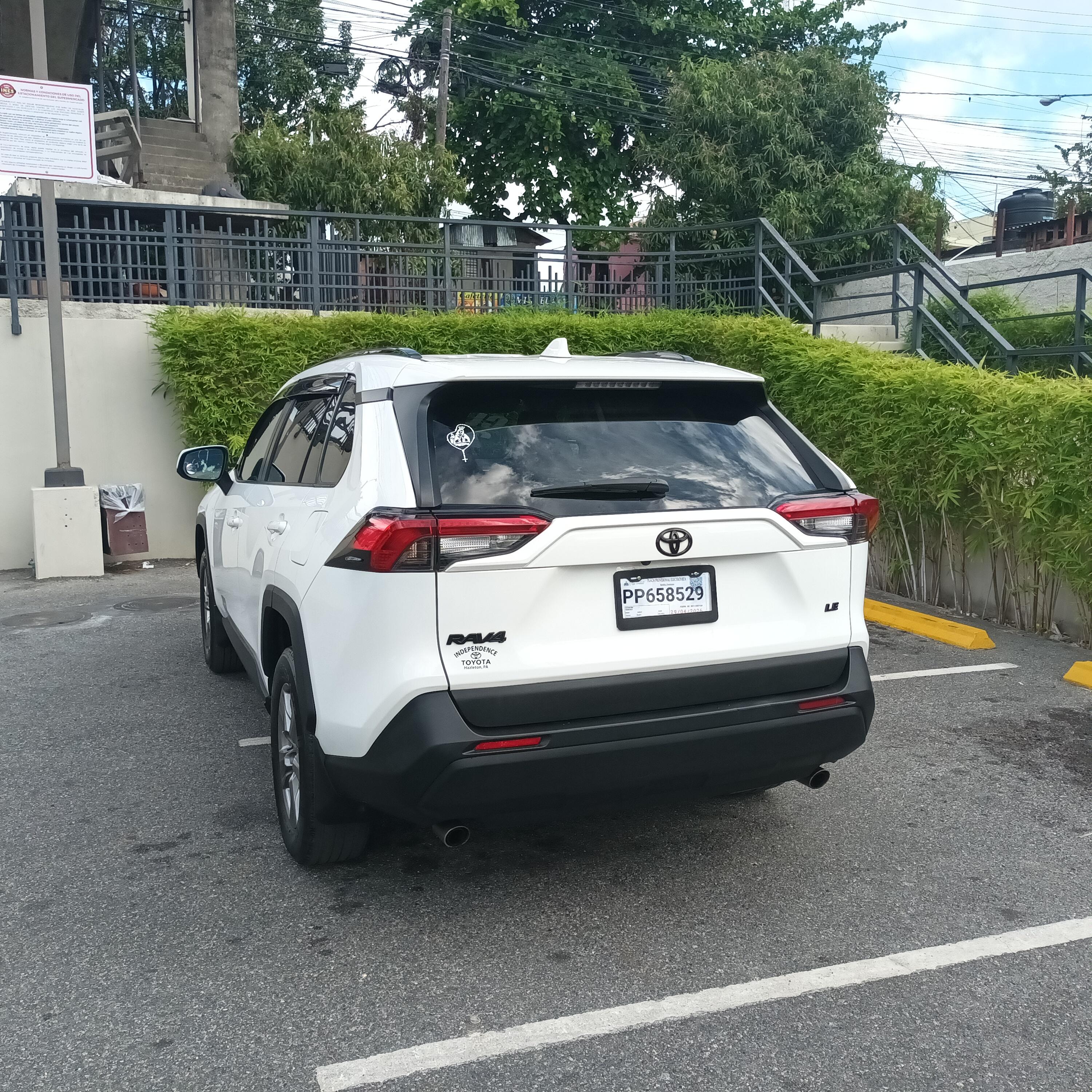 Toyota RAV4 LE clean  OFERTA  Foto 7312638-2.jpg