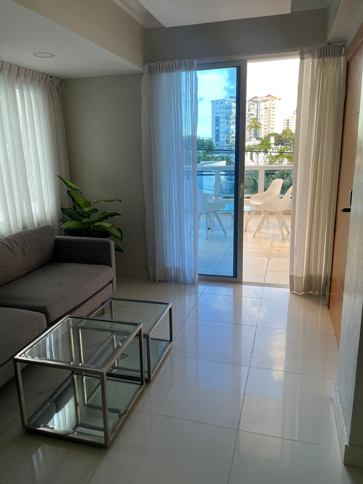 El Apartamento esta en un Tercer Nivel Tiene…. NACO    128.5 metros cu Foto 7312731-6.jpg