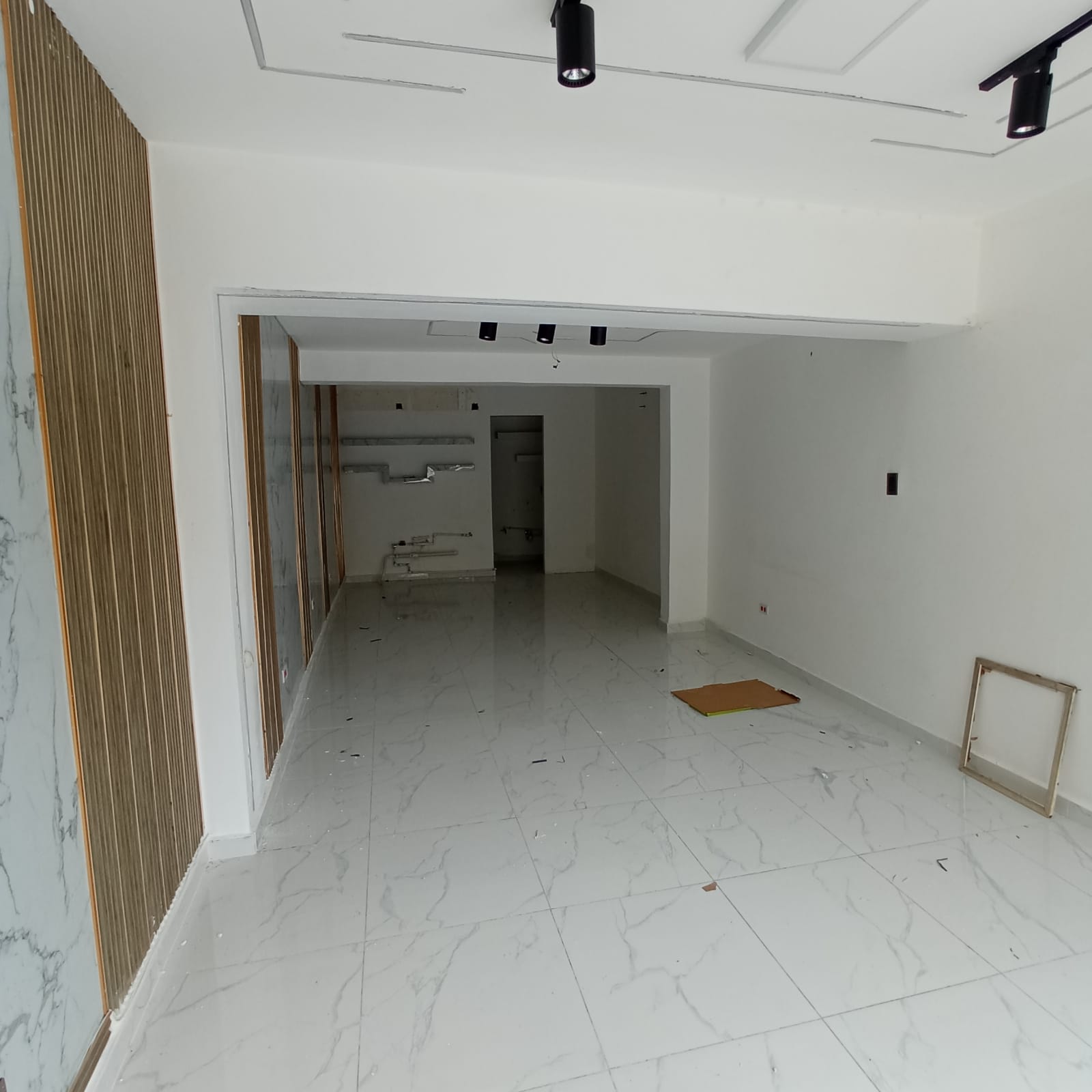 Local Comercial en Alquiler en Bella Vista Foto 7312771-13.jpg