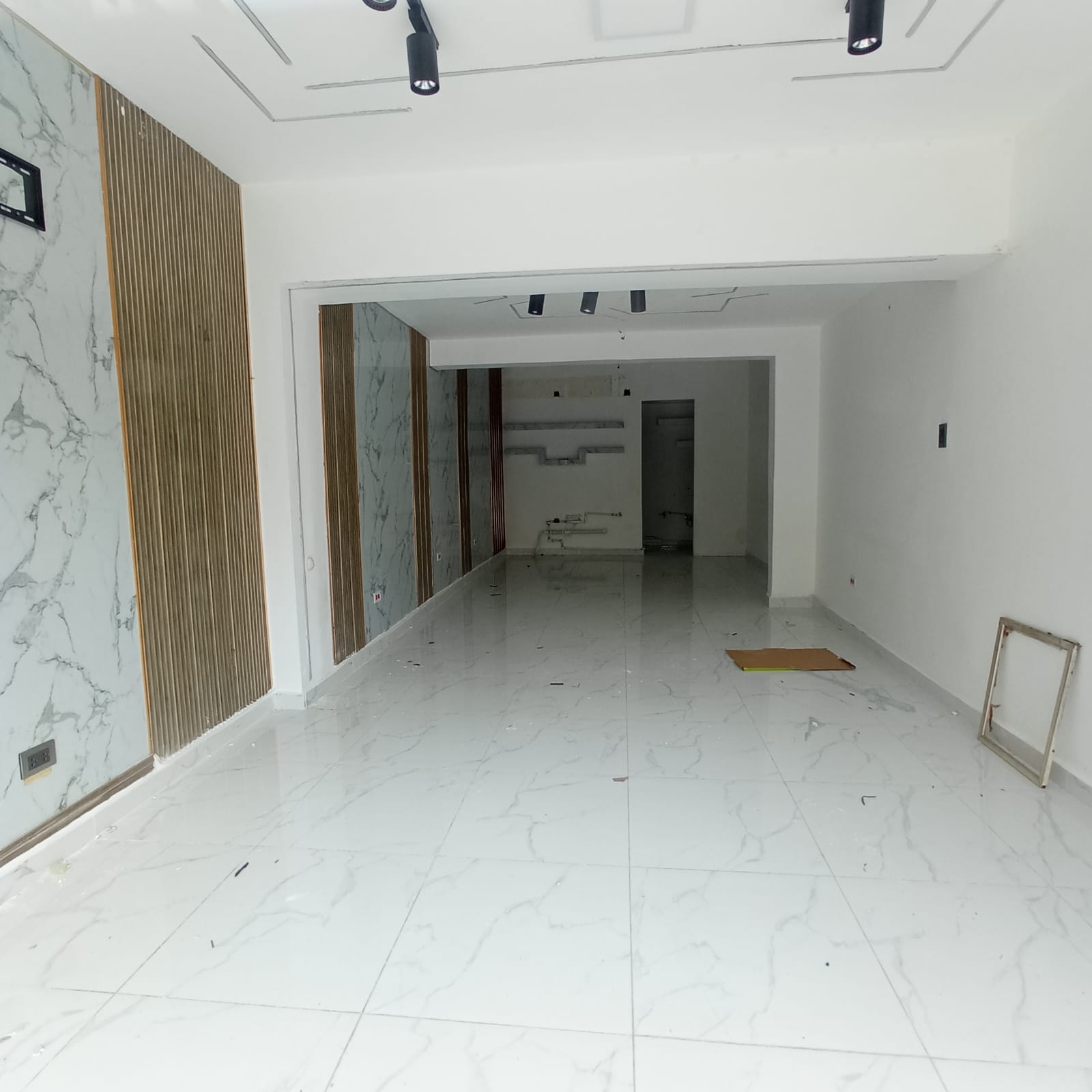 Local Comercial en Alquiler en Bella Vista Foto 7312771-2.jpg