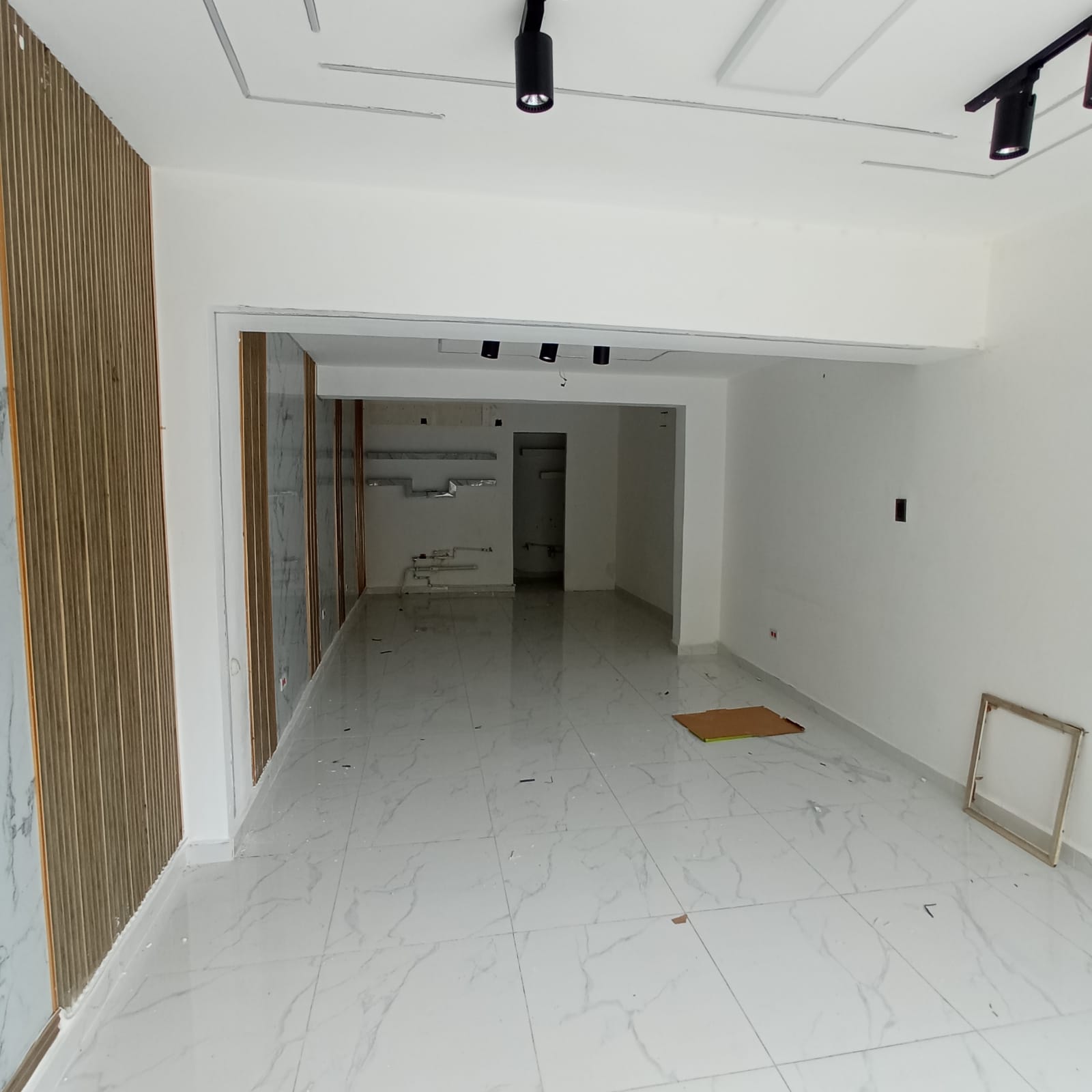 Local Comercial en Alquiler en Bella Vista Foto 7312771-3.jpg