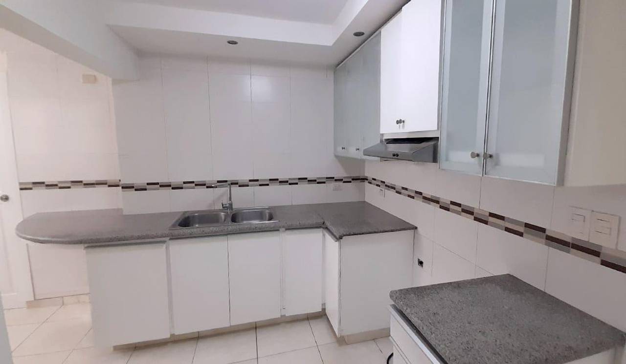 APARTAMENTO EN ALQUILER – VISTA AL MIRADOR SUR Foto 7312775-4.jpg