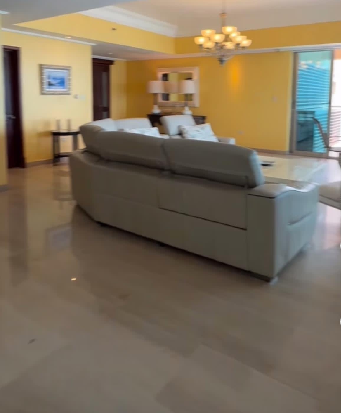 APARTAMENTO EN ALQUILER AMUEBLADO EN MALECÓN CENTER Foto 7312786-4.jpg