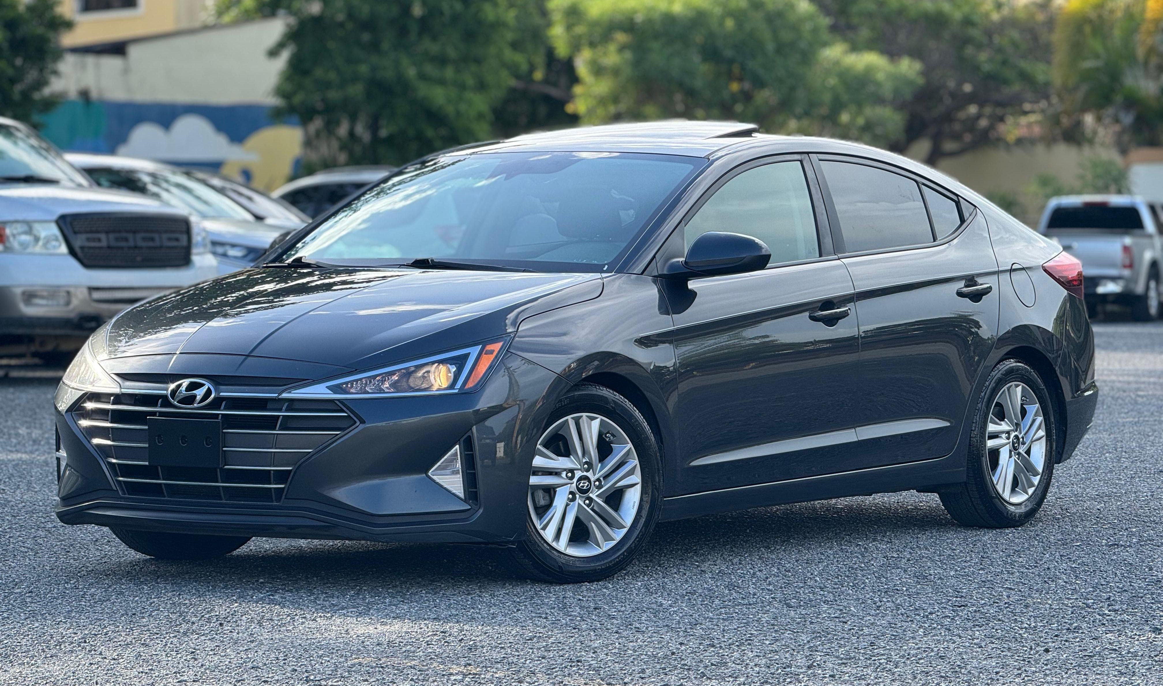 Hyundai Elantra Value 20  Foto 7312811-3.jpg