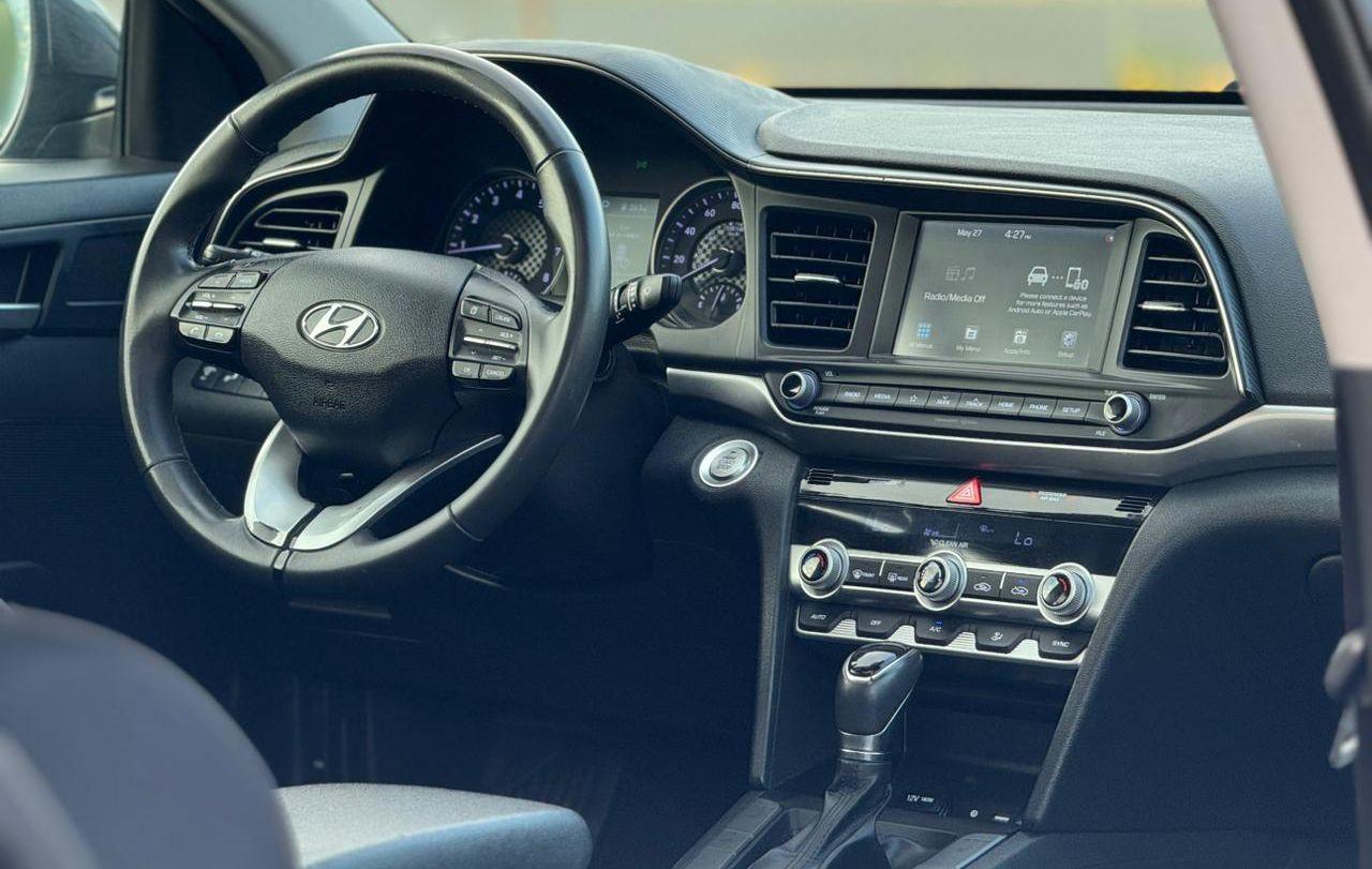 Hyundai Elantra Value 20  Foto 7312811-8.jpg