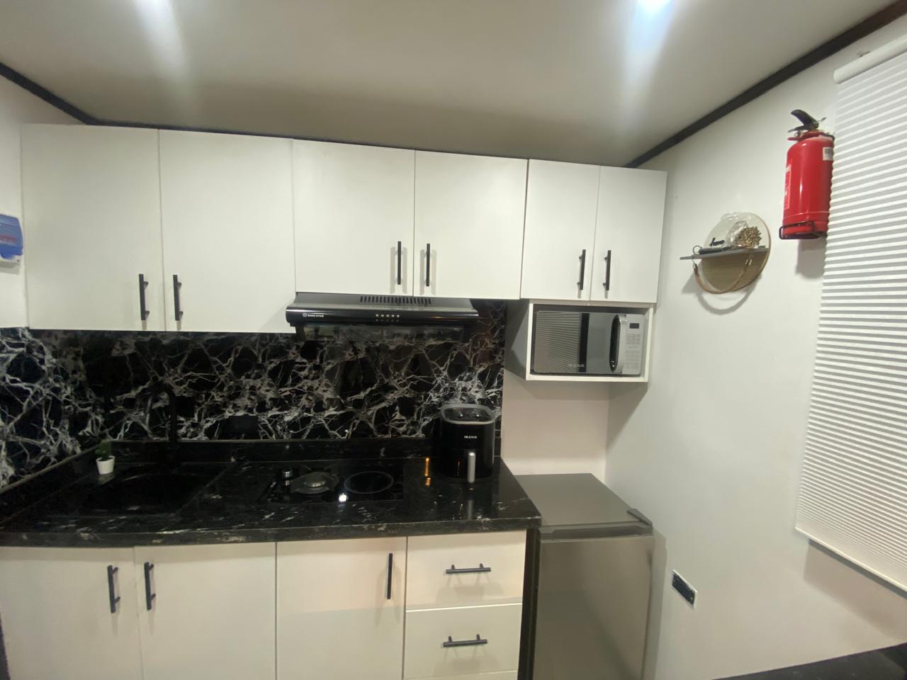 Contenedor de 40 pies / Cocina Modular de Lujo / desayunador y tope co Foto 7312877-7.jpg