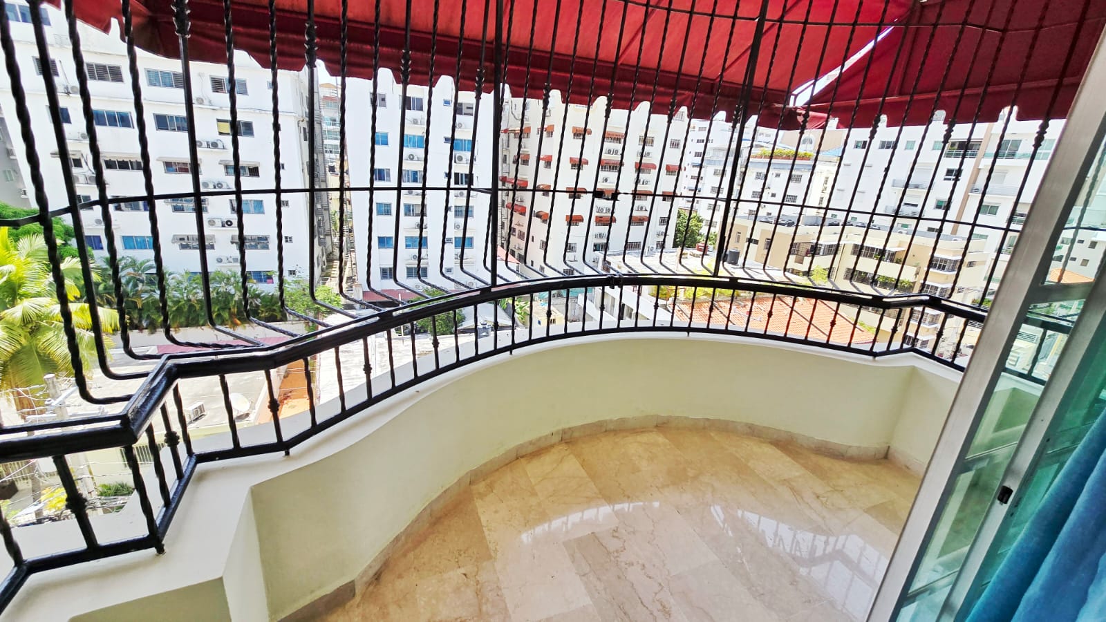 Penthouse en Venta – Urb. Real  USD500000  Exclusivo penthouse con 300 Foto 7312908-3.jpg