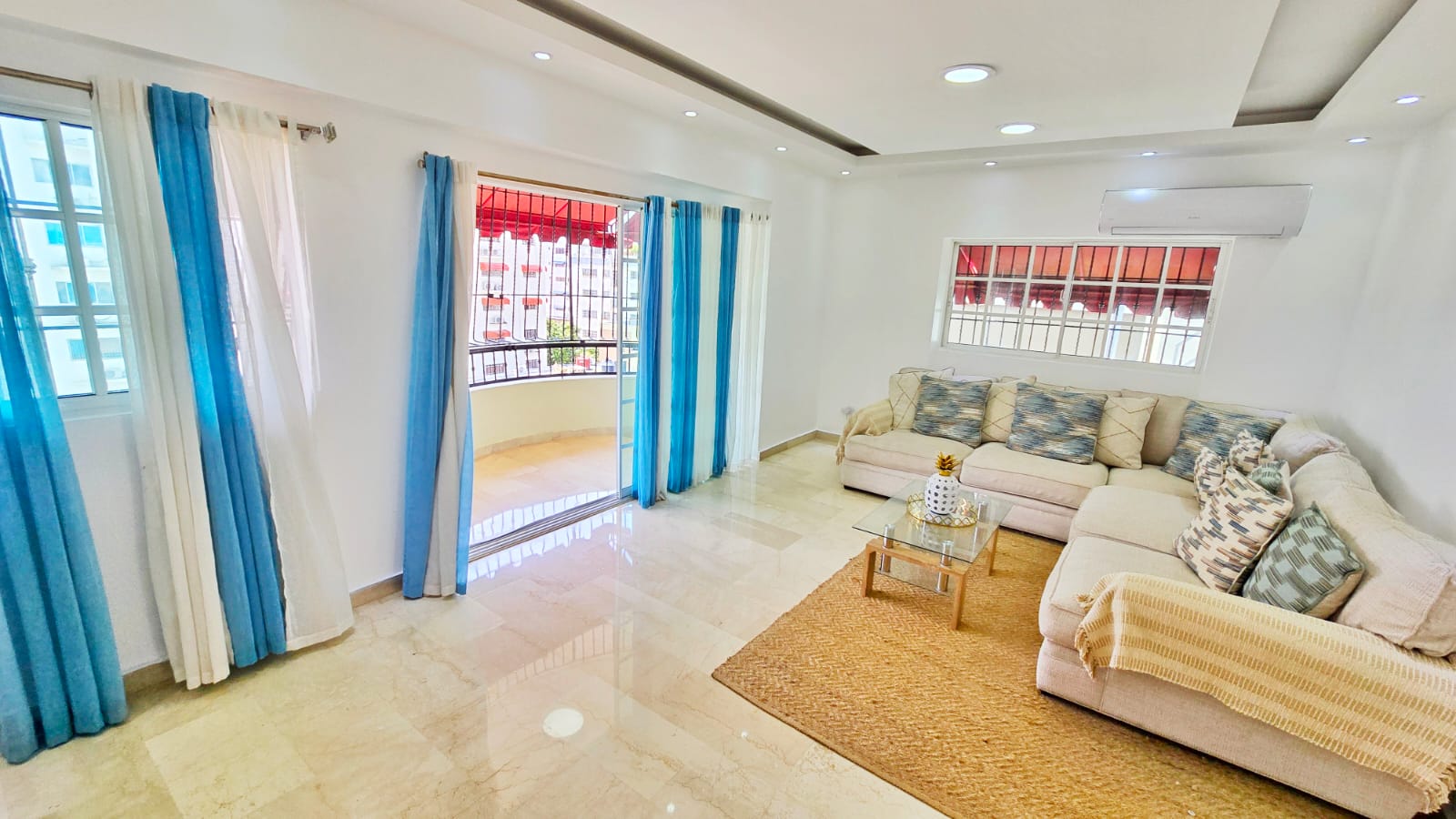 Penthouse en Venta – Urb. Real  USD500000  Exclusivo penthouse con 300 Foto 7312908-5.jpg
