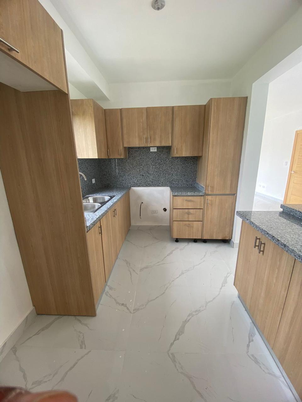 Apartamento de  3 Habitaciones en Venta en la Av. San isidro con Av. E Foto 7312943-5.jpg
