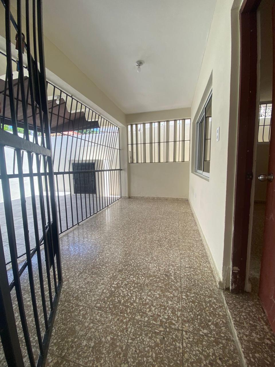 Casa de 3 Habitaciones en Venta en los Corales del sur amplios espacio Foto 7312950-4.jpg
