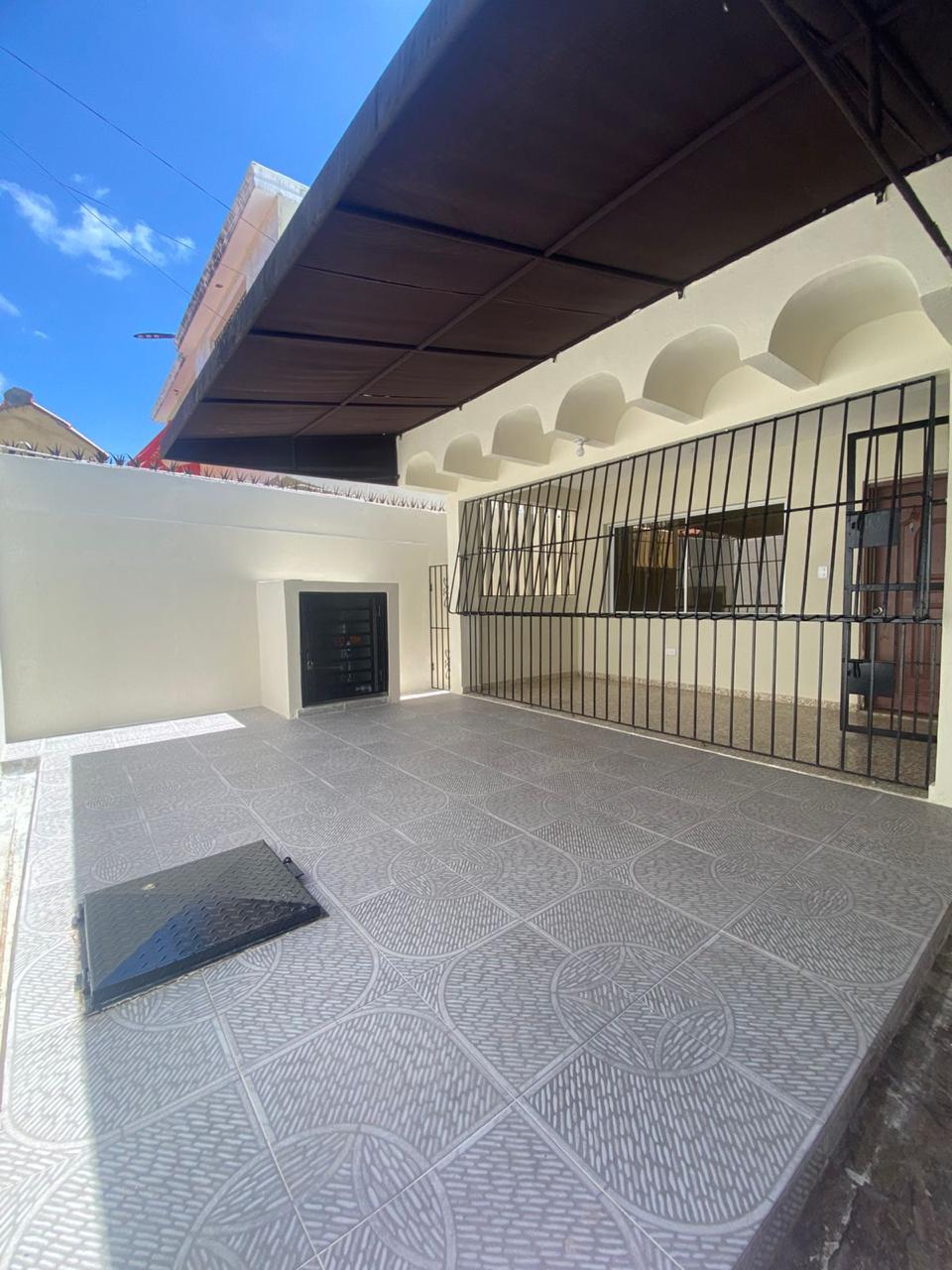 Casa de 3 Habitaciones en Venta en los Corales del sur amplios espacio Foto 7312950-8.jpg