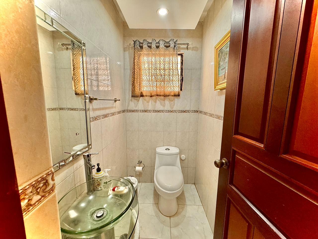 Apartamento de 4 Habitaciones en Venta en la Urbanización Real.  Foto 7312959-5.jpg
