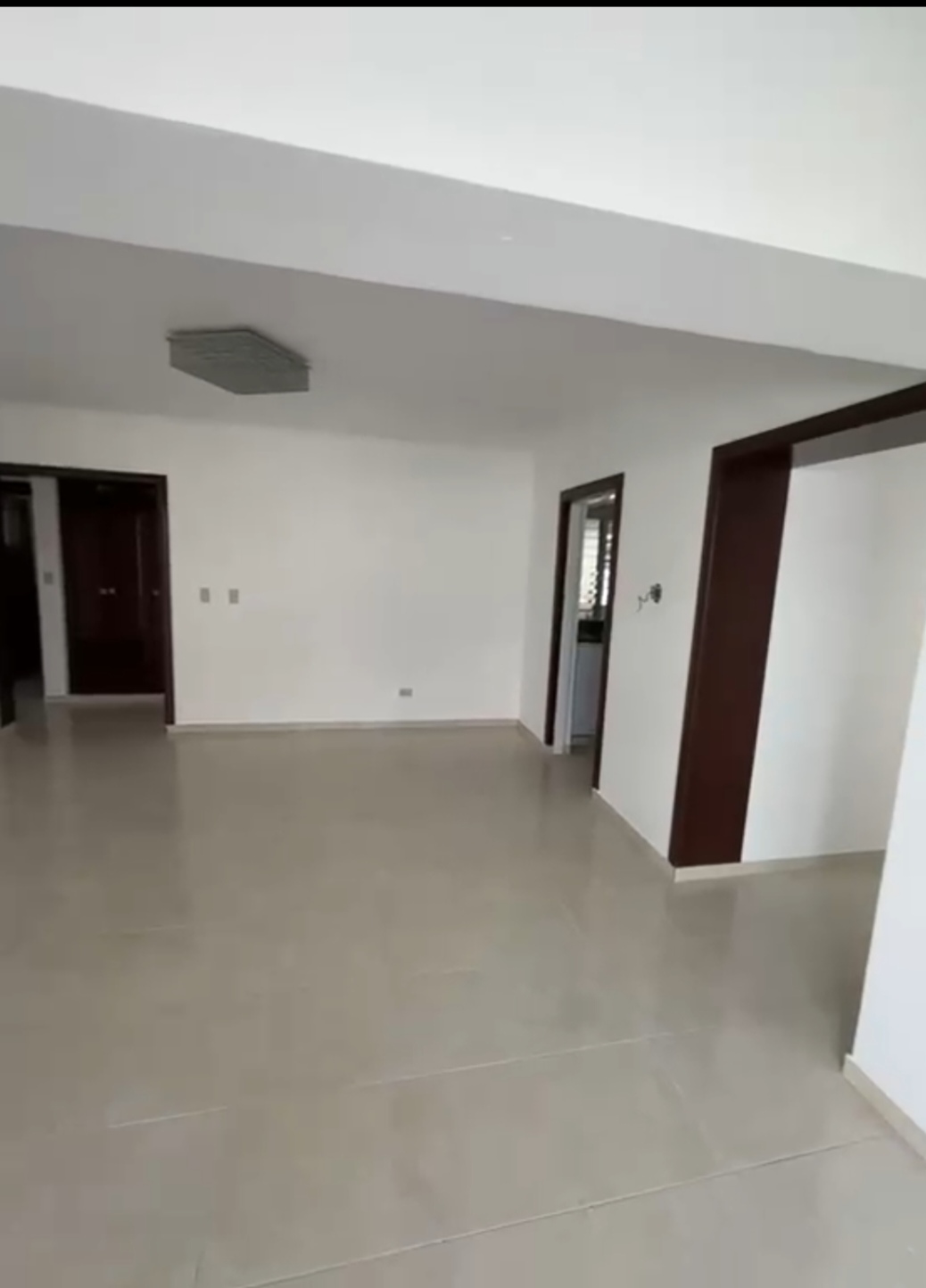 Amplio Apartamento en Venta en Evaristo Morales  132 m  US225000 Foto 7313085-7.jpg
