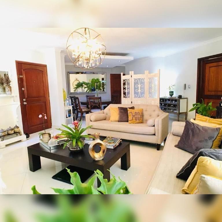 Amplio Apartamento de 150 m en Evaristo Morales  3 Habitaciones  2 Par Foto 7313087-2.jpg