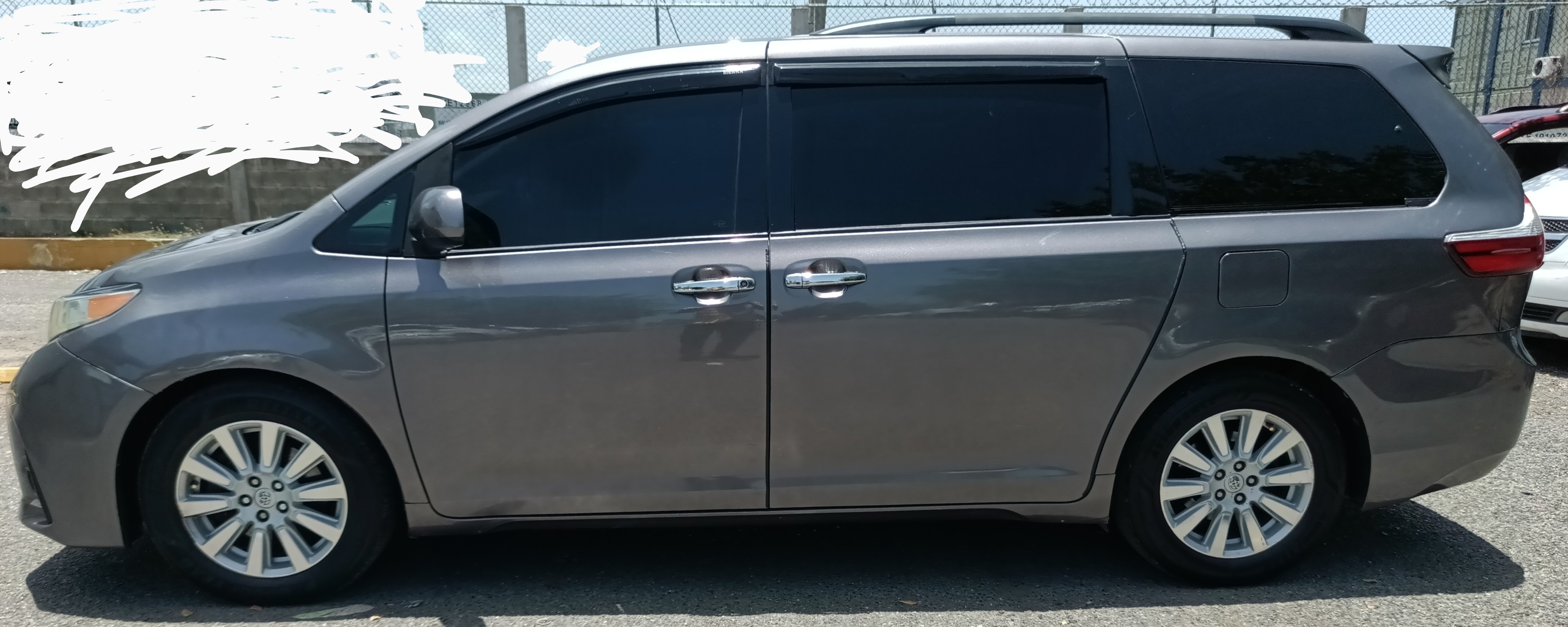 TOYOTA SIENNA 2017 LE OPTIMA CONDICION 849-316-4436 Foto 7313177-1.jpg