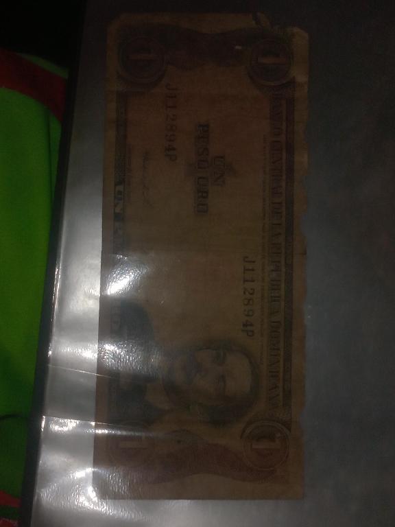 Papeleta de un 1 peso dominicano Foto 7313240-1.jpg