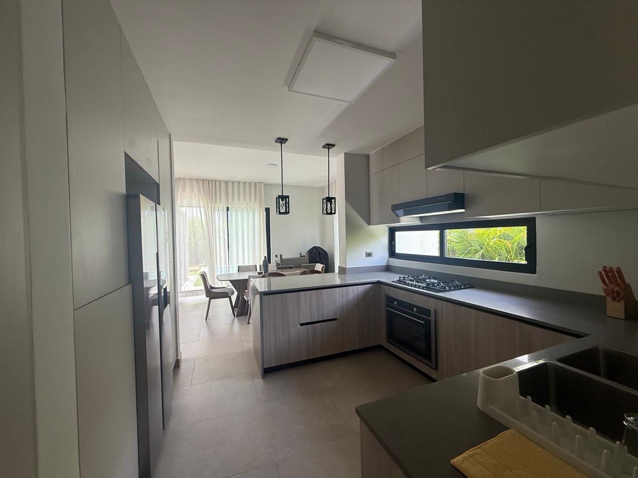 EN VISTACANA PUNTA CANA VILLA NUEVA Y AMUEBLADA EN ALQUILER  DOS NIVEL Foto 7313273-11.jpg