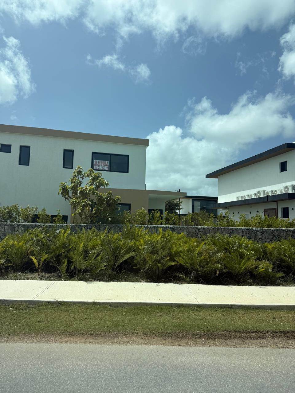 EN VISTACANA PUNTA CANA VILLA NUEVA Y AMUEBLADA EN ALQUILER  DOS NIVEL Foto 7313273-13.jpg