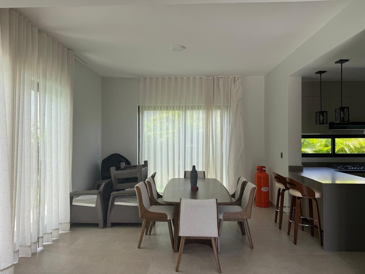 EN VISTACANA PUNTA CANA VILLA NUEVA Y AMUEBLADA EN ALQUILER  DOS NIVEL Foto 7313273-14.jpg