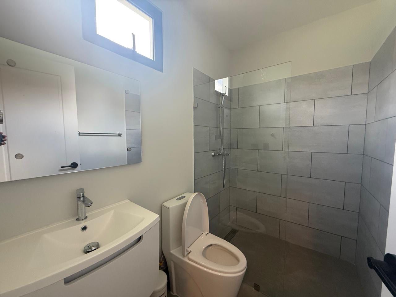 EN VISTACANA PUNTA CANA VILLA NUEVA Y AMUEBLADA EN ALQUILER  DOS NIVEL Foto 7313273-8.jpg
