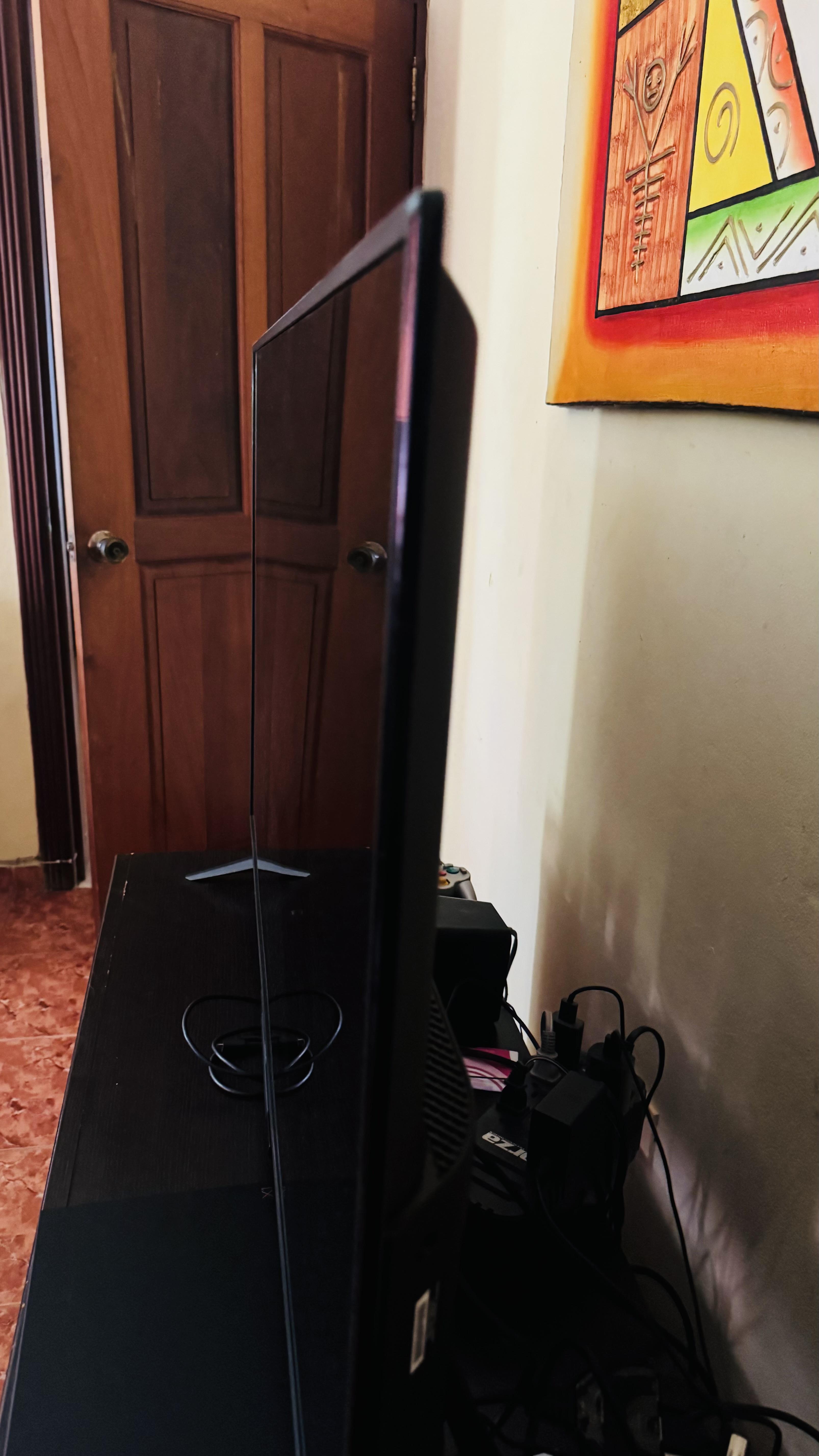 TV SMART VIZIO 50 PULGADAS EN SU CAJA Foto 7313291-3.jpg