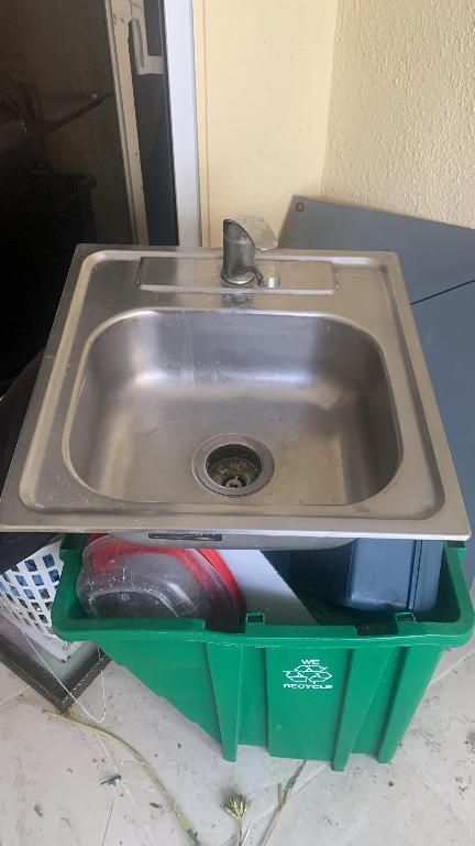 Fregadero con todo y su llave de venta para RAPIDO AHORA MISMO  Foto 7313421-1.jpg