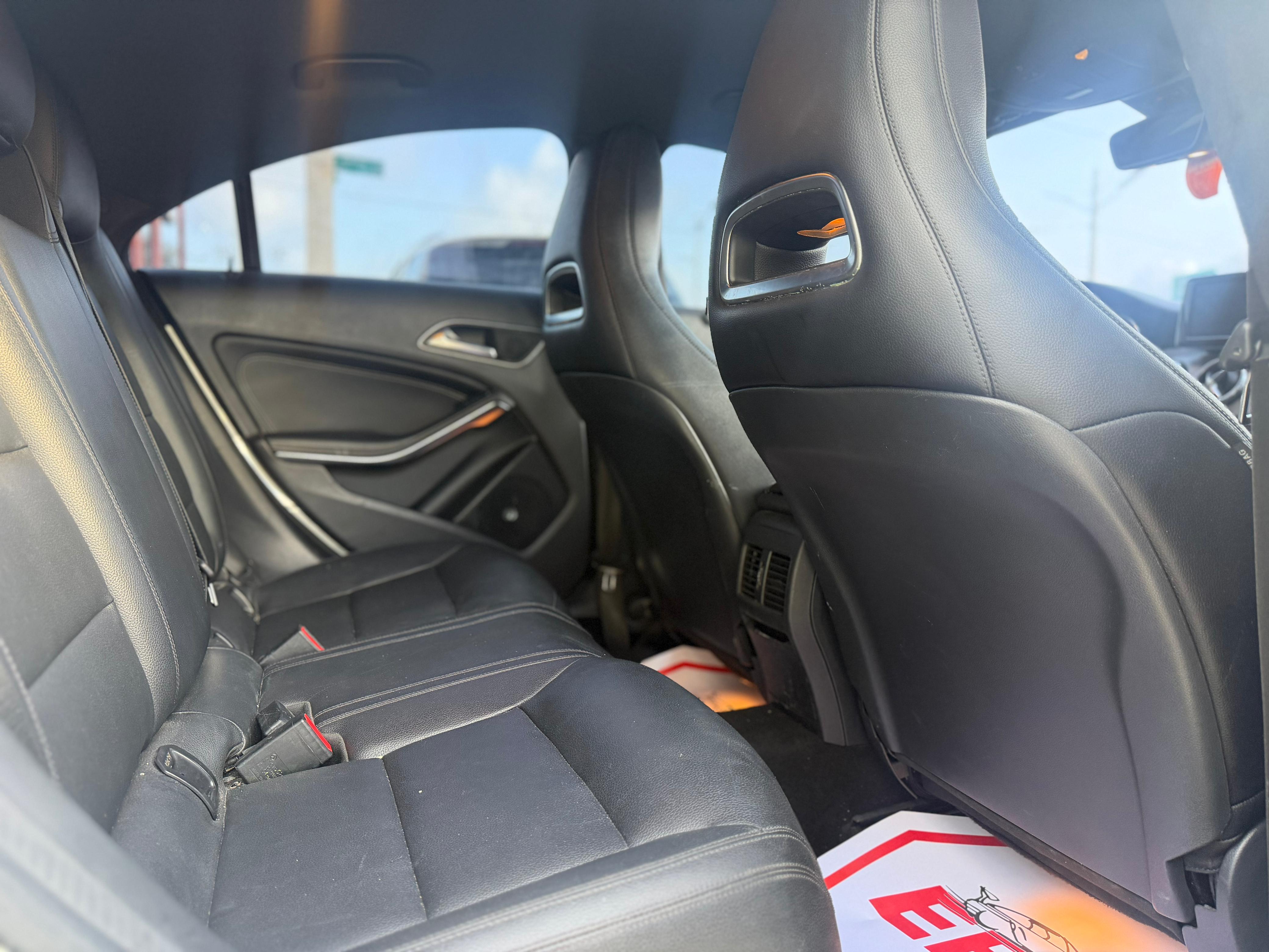 Mercedes Benz CLA250 2014 Foto 7313439-7.jpg