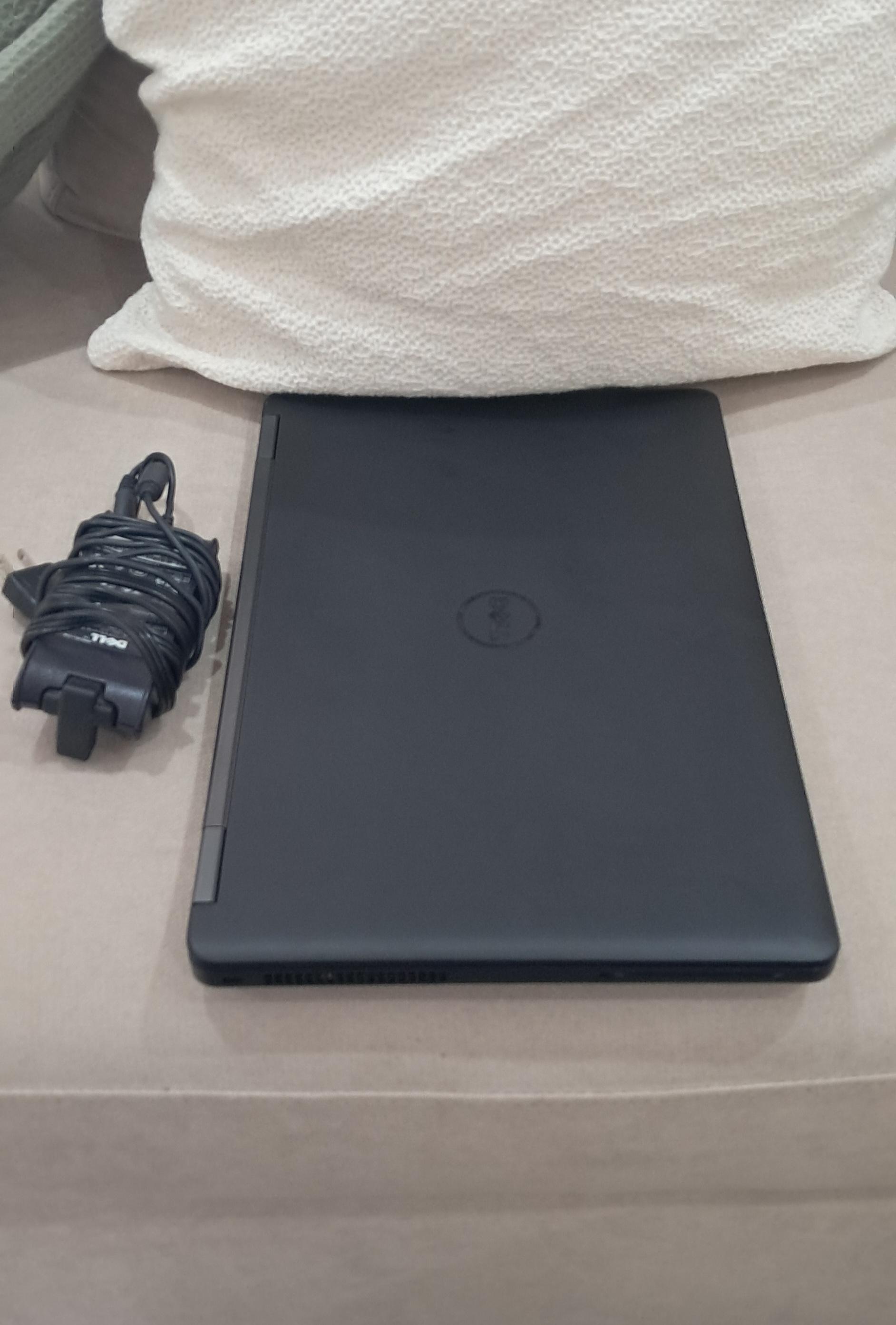 Laptop Dell 16GB 256GB SSD i5 2.3Ghz E5550 Foto 7313486-5.jpg