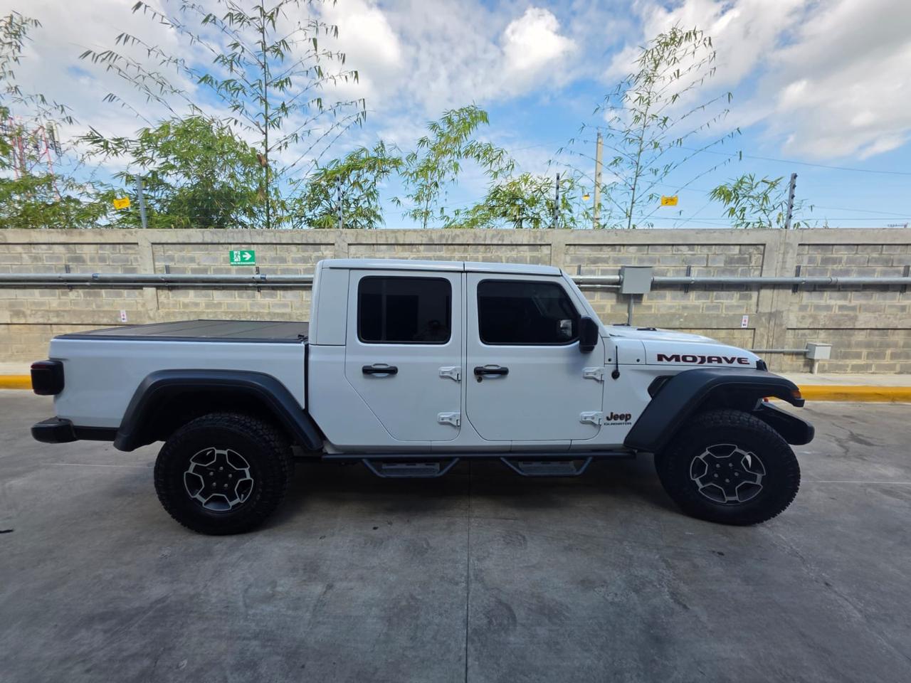 Jeep Gladiator Mojave 2021 Foto 7313701-2.jpg