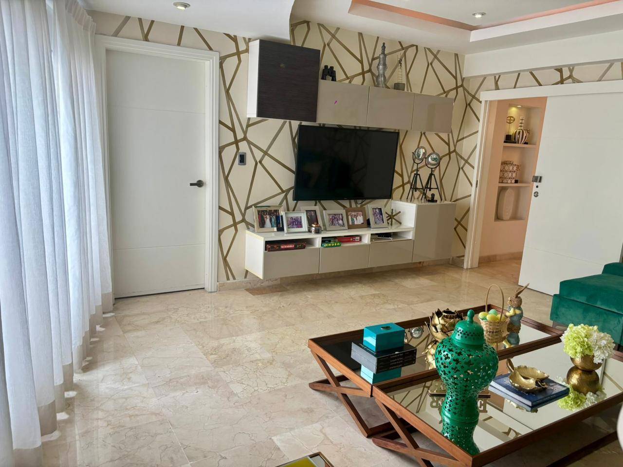 Venta de apartamento con 3 habitaciones en el ensanche Naco en piso al Foto 7313862-1.jpg