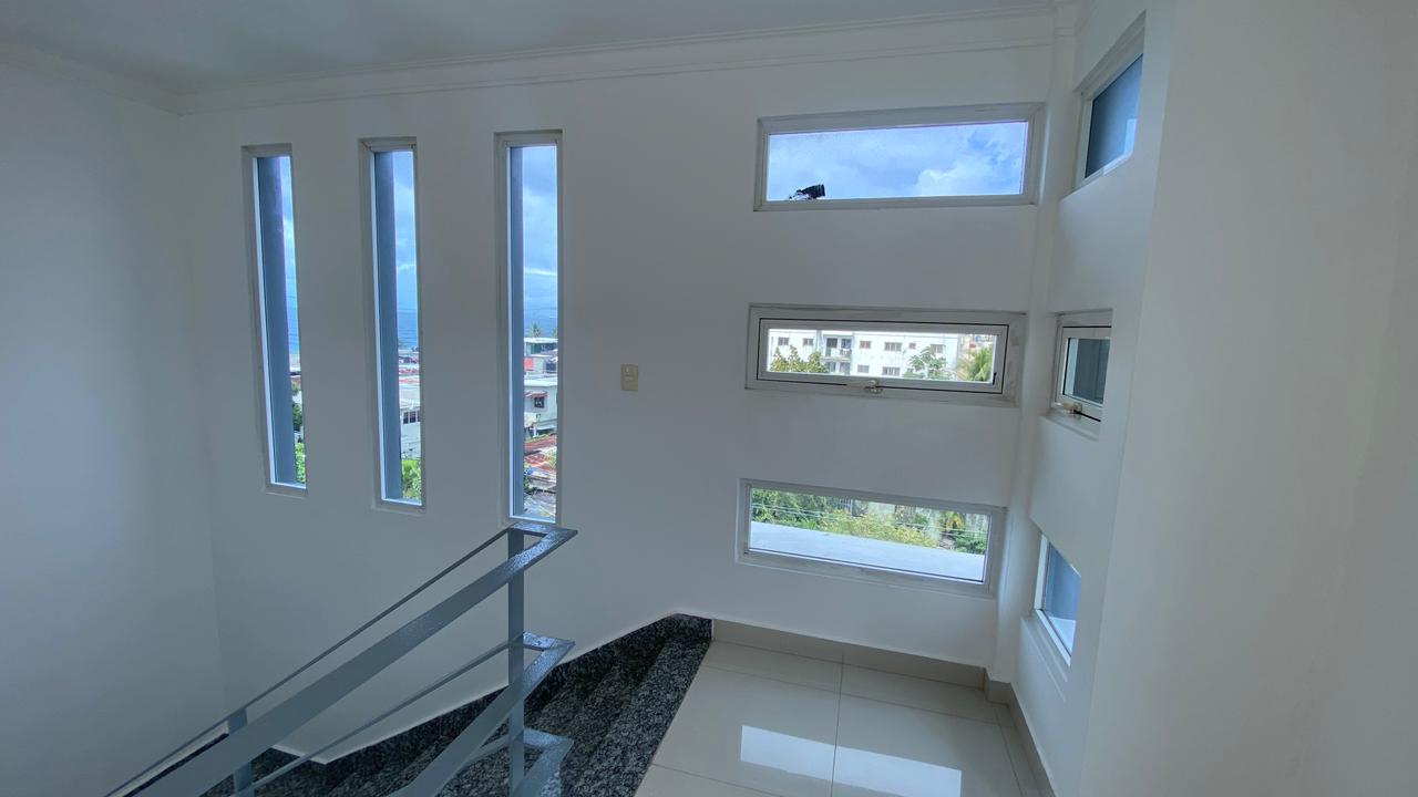 Vendo Penthouse en los corales de sur  4to piso  3 habitaciones princi Foto 7313894-1.jpg