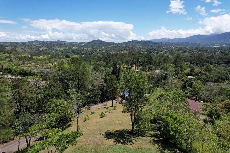olar en Altos de la Floresta – Estancita Jarabacoa – 1331 m – Proyecto Foto 7313942-9.jpg