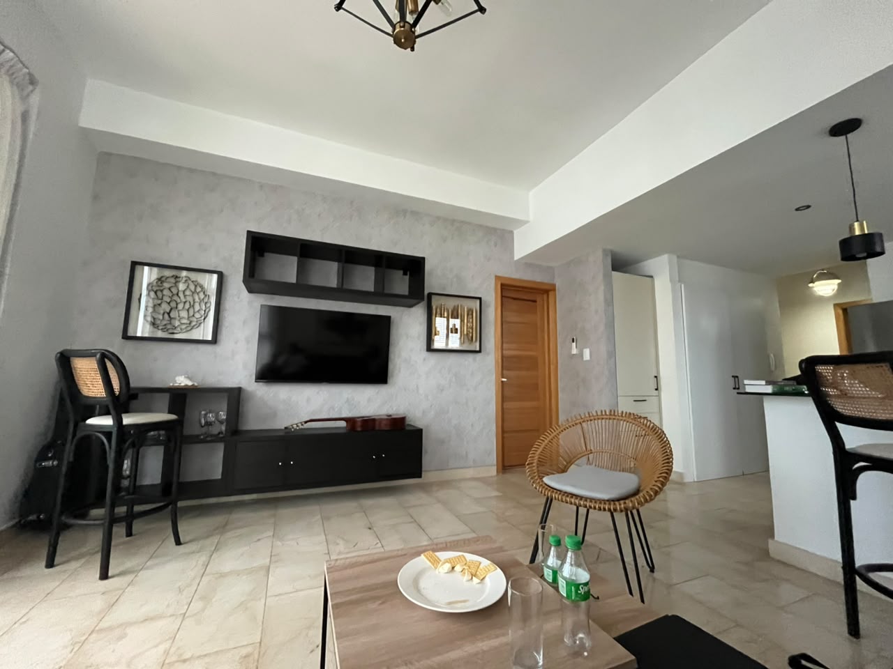Apartamento en el corazón de Piantini casi esquina Abraham Lincoln Foto 7314136-5.jpg