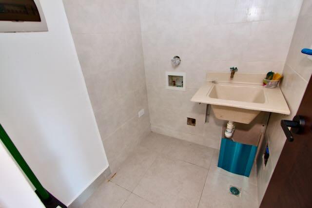 ALQUILO APARTAMENTO EN EVARISTO MORALES CON PISCINA Foto 7314289-5.jpg