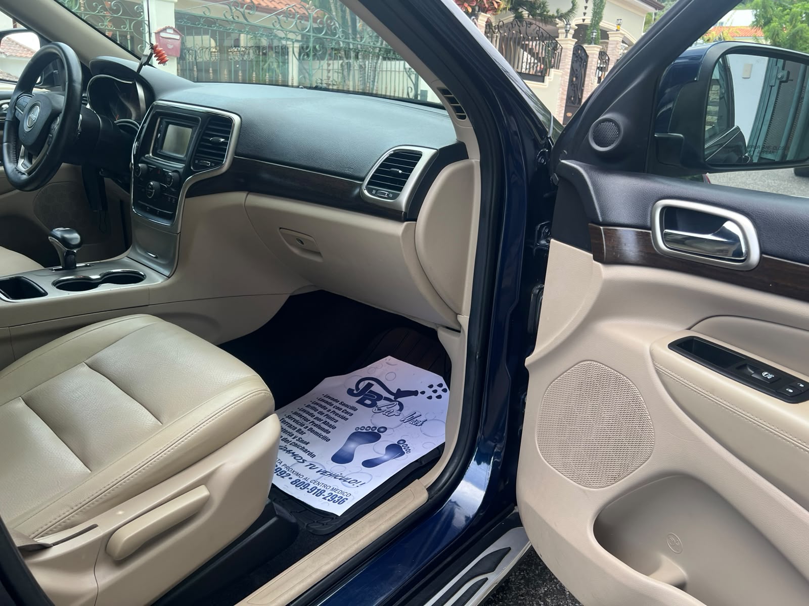 Jeep grand cherokee Laredo   2014  V6  4x4 en Puerto Plata Foto 7314497-5.jpg