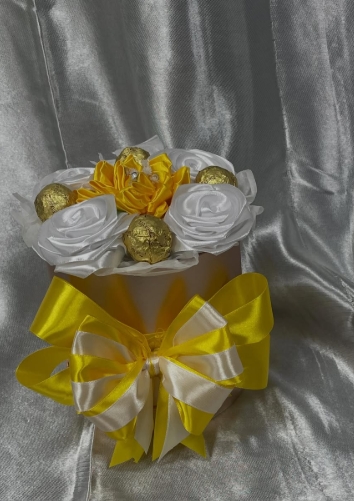 Cajas de rosas eternas llenas de amor  Foto 7314964-3.jpg