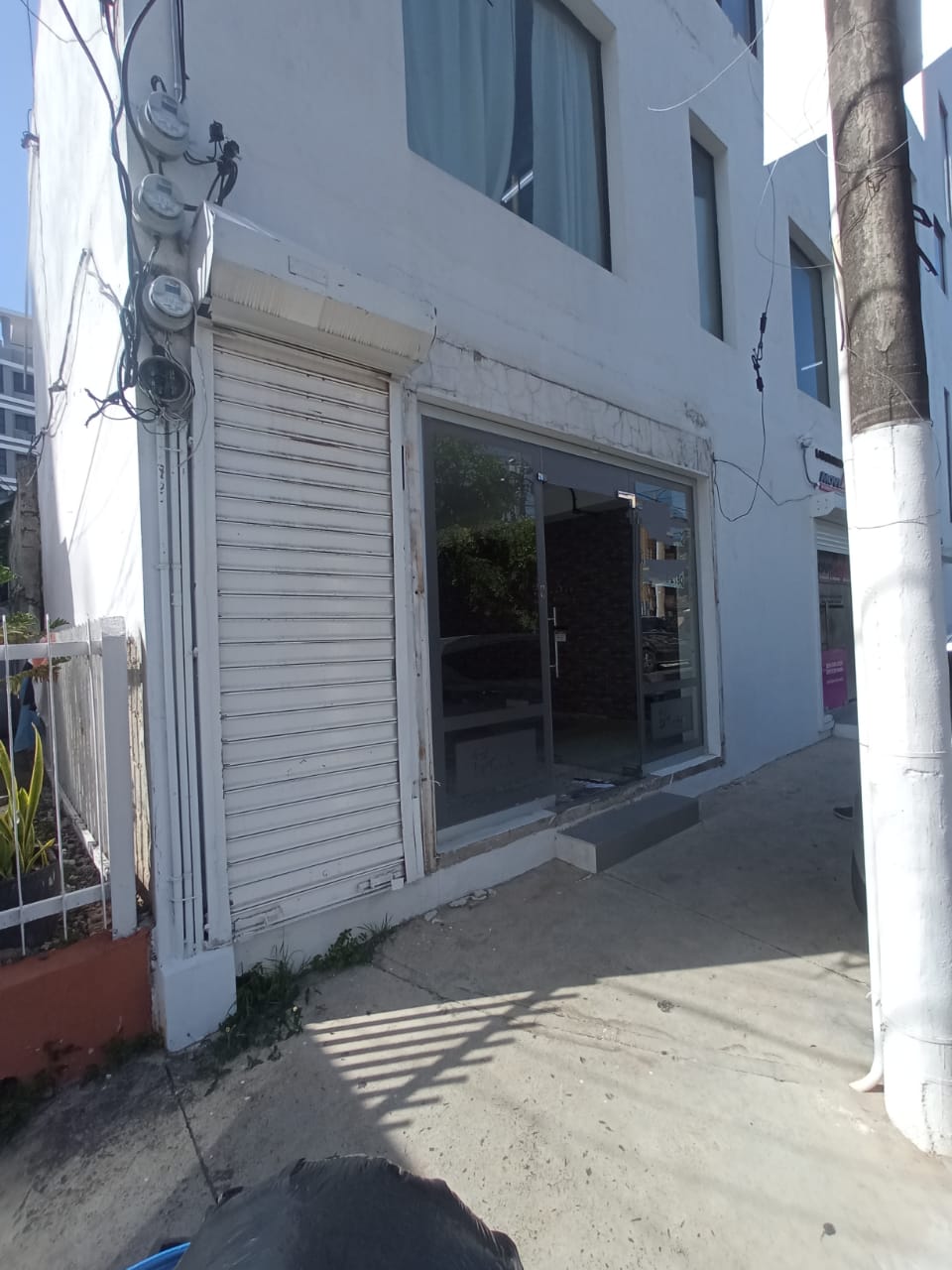 Local Comercial en Alquiler en Bella Vista Foto 7315567-2.jpg