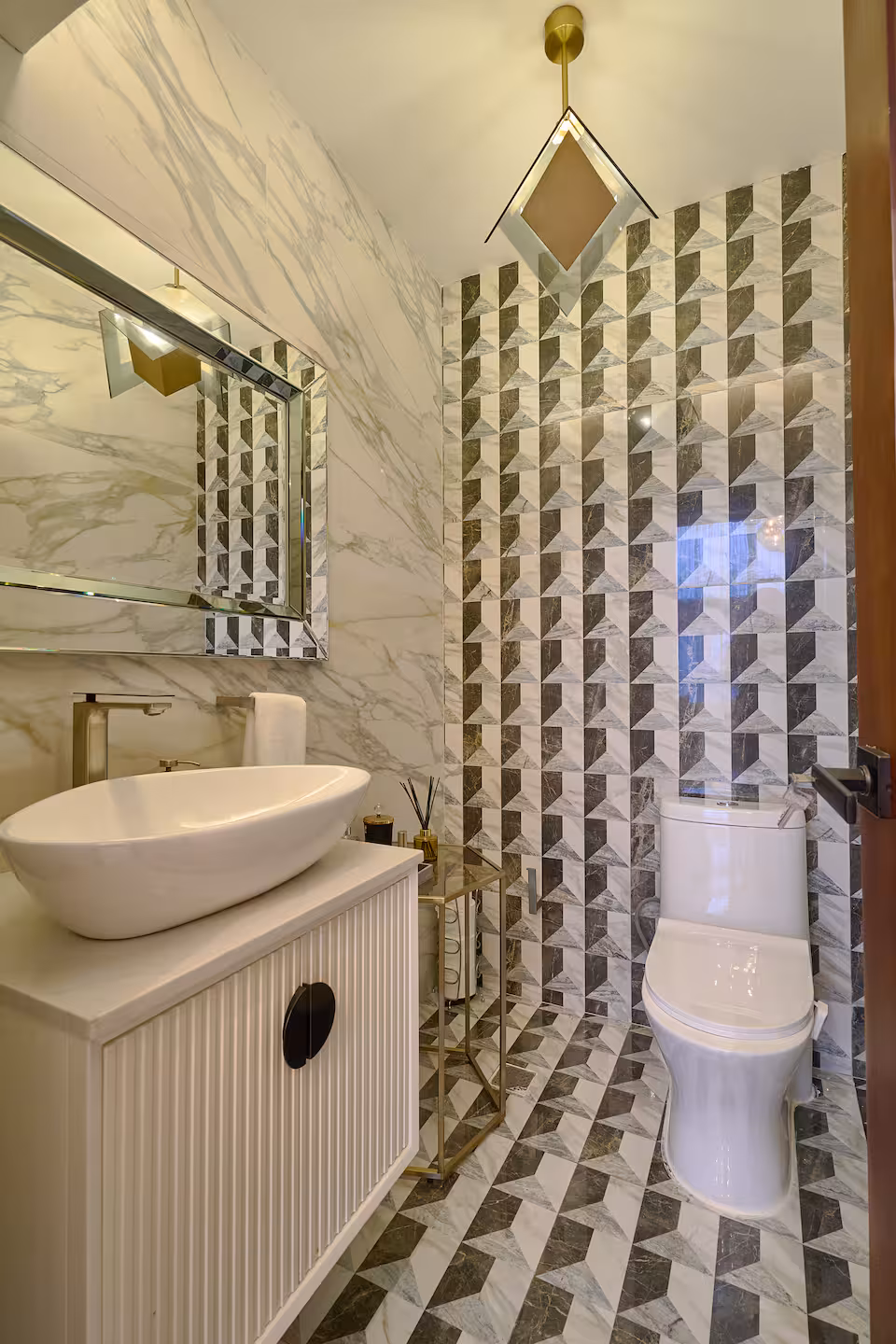 Vendo prestigioso Penthouse ubicado en la urb. Real  Foto 7315660-2.jpg