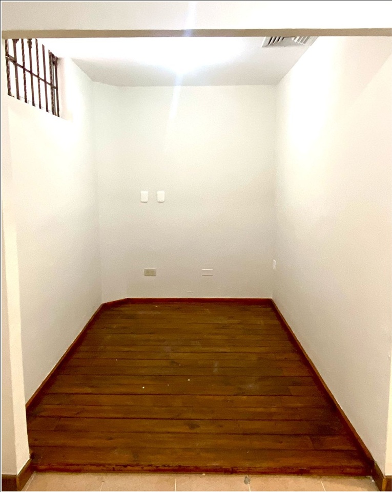 ALQUILO  LOCAL COMERCIAL O DE OFICINAS EN MIRADOR NORTE AV. PRIVADA 5  Foto 7315670-5.jpg
