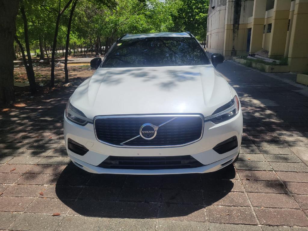Volvo CX60 T5 Momentum 19  Foto 7315761-1.jpg