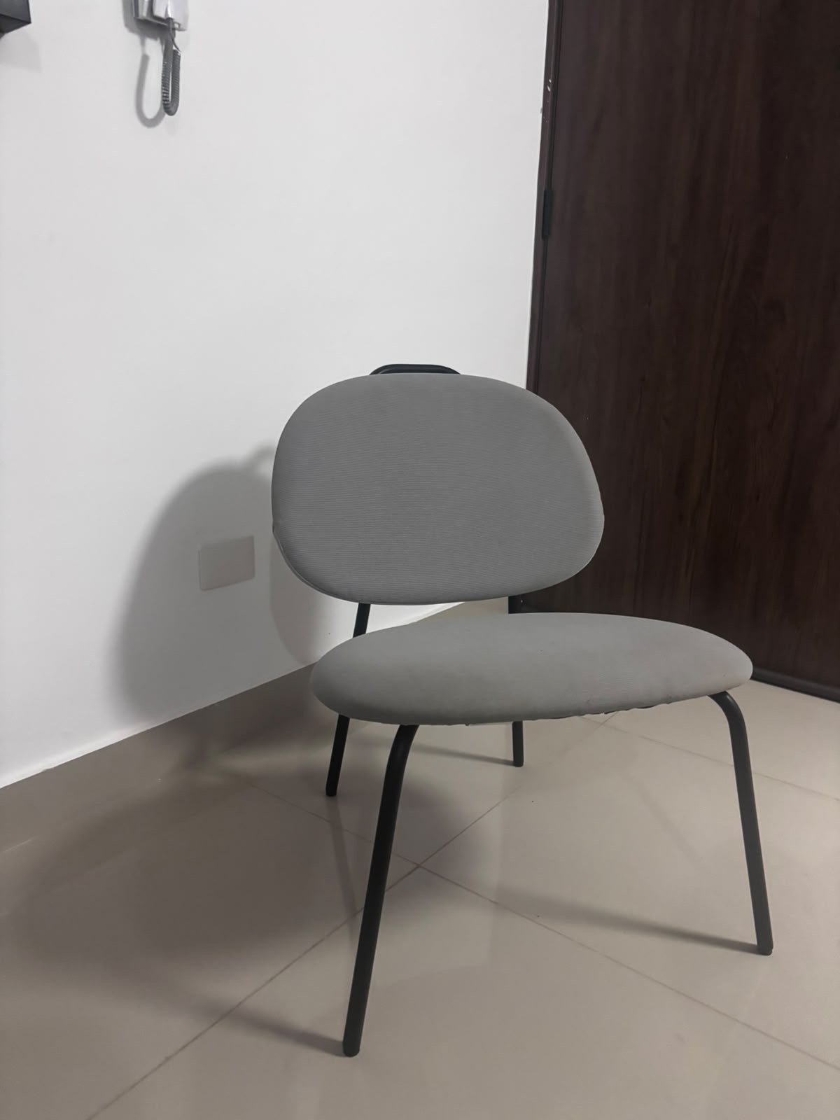 Silla gris para la sala X2 Foto 7316351-1.jpg