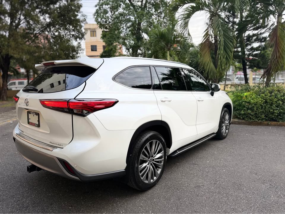 TOYOTA HIGHLANDER PLATINUM 2020  CLEAN CARFAX  POCAS MILLAS  TECHO PAN Foto 7316663-3.jpg