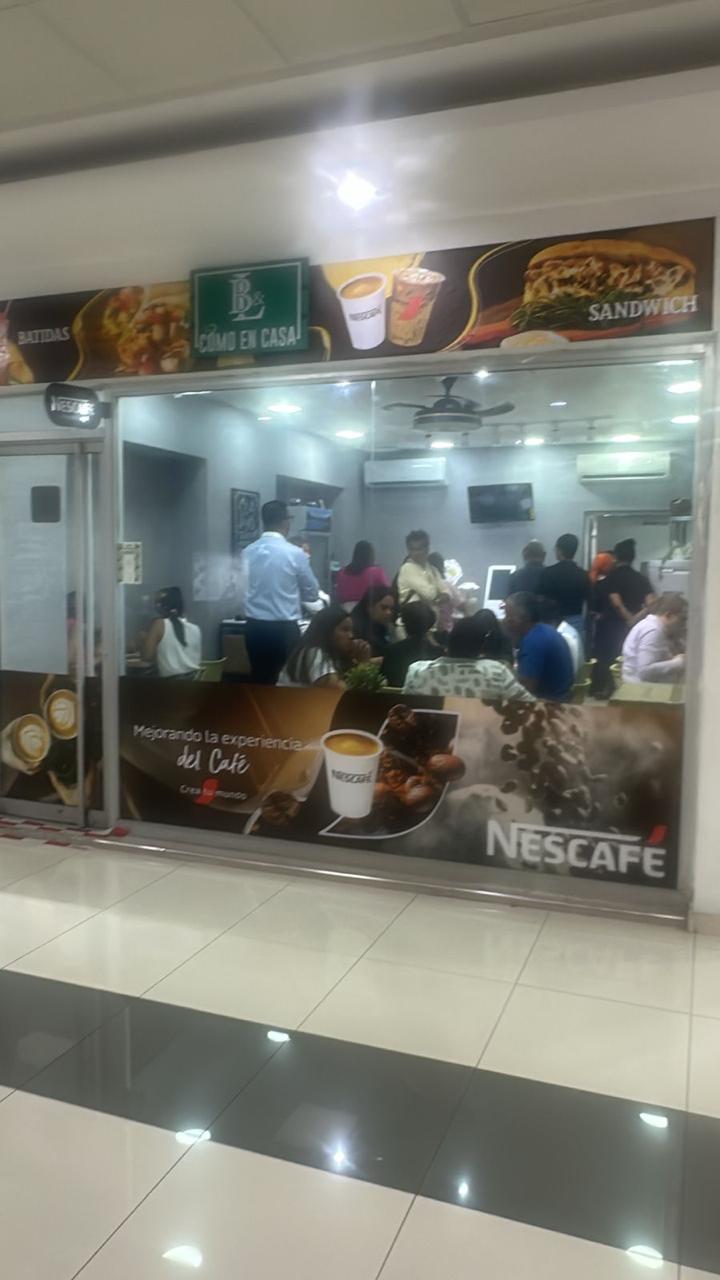 Oportunidad de Inversión – PUNTO COMERCIAL EN VENTA  Plaza Naco RESTAU Foto 7316778-4.jpg