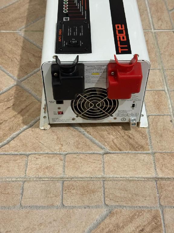 Inversor Trace APC-2524 de Onda Sinusoidal Pura – 3 kW Foto 7316785-1.jpg