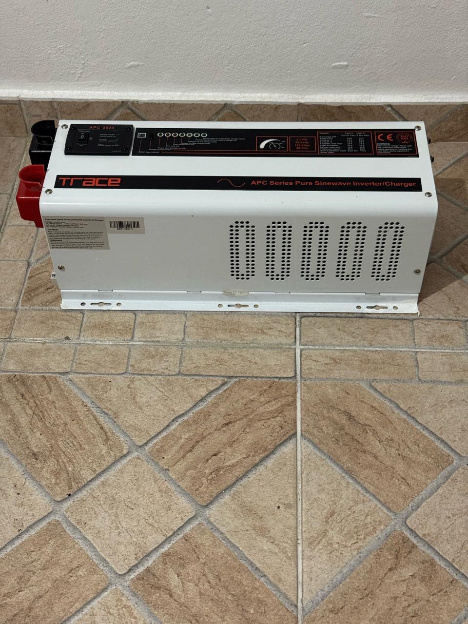 Inversor Trace APC-2524 de Onda Sinusoidal Pura – 3 kW Foto 7316785-5.jpg