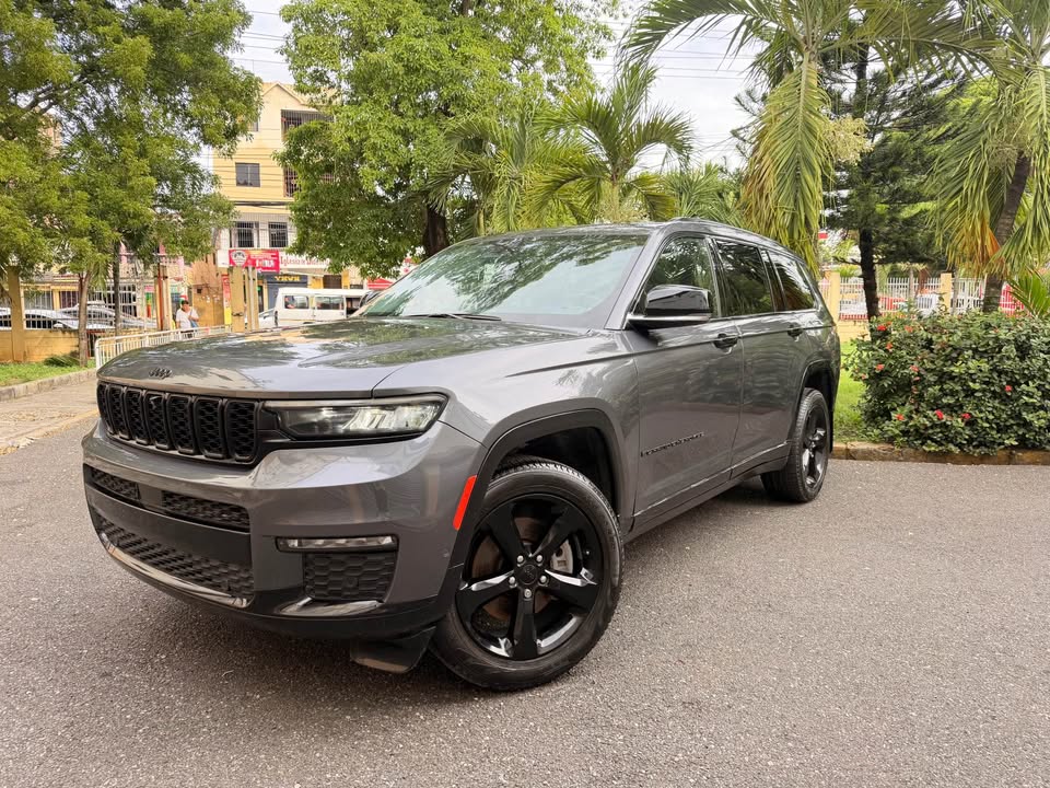 JEEP GRAND CHEROKEE LIMITED L 2022  4x4 TECHO PANORAMICO 3 FILAS DE AS Foto 7316811-1.jpg