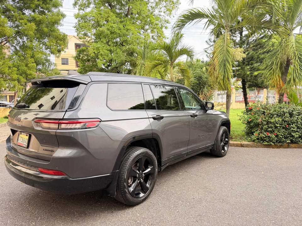 JEEP GRAND CHEROKEE LIMITED L 2022  4x4 TECHO PANORAMICO 3 FILAS DE AS Foto 7316811-9.jpg